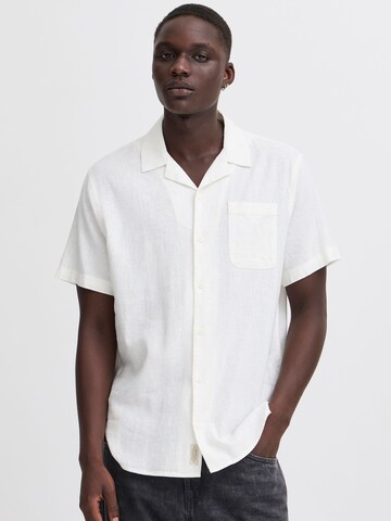 Coupe regular Chemise ' BHVICTOR ' BLEND en blanc
