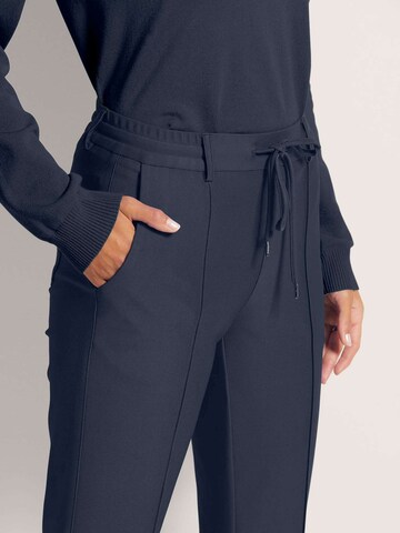 MADELEINE Regular Trousers in Blue