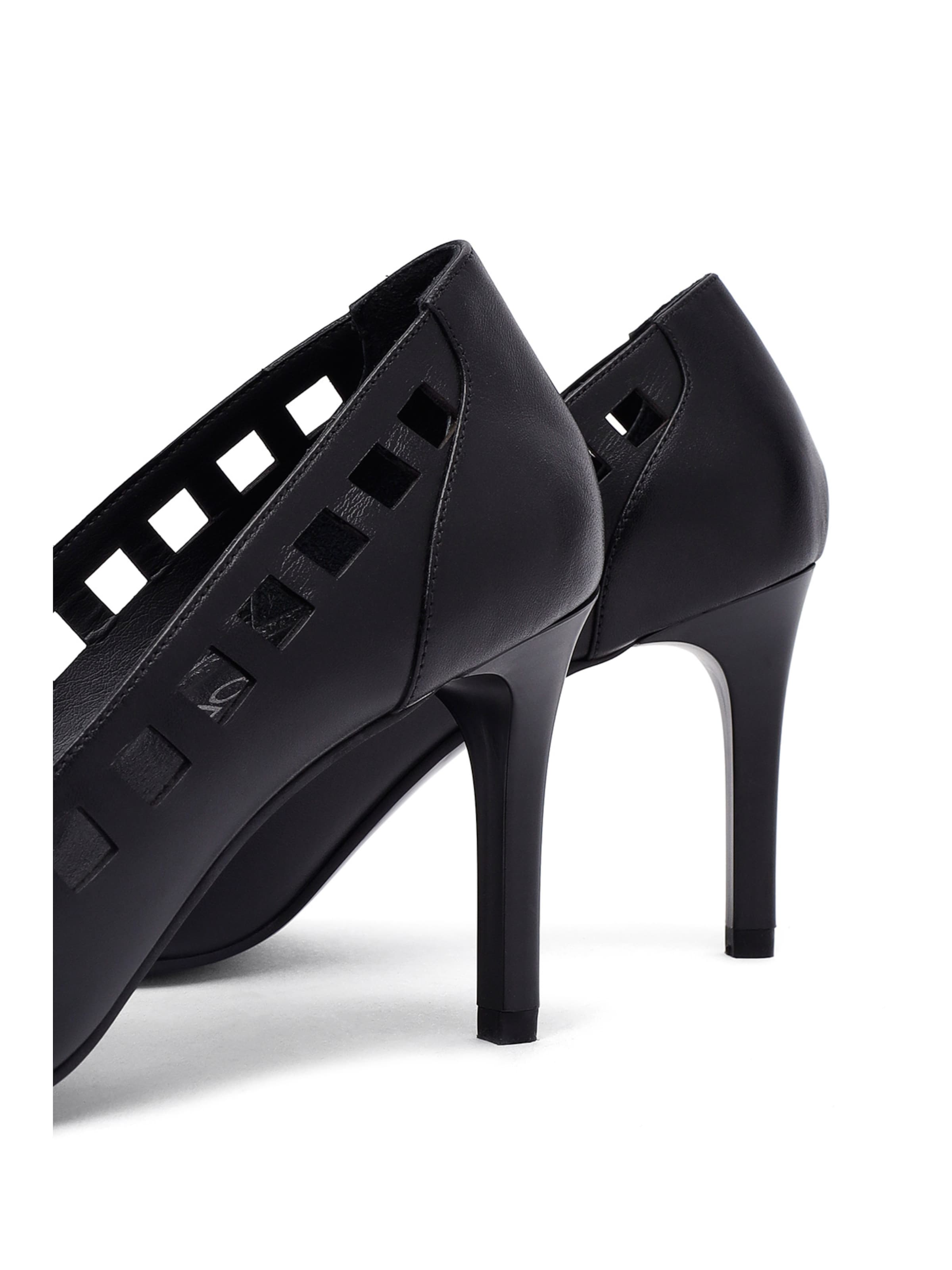 Derimod Pumps in Schwarz