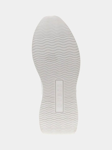 GUESS Sneaker 'Camrio' in Weiß