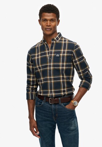 Coupe regular Chemise Superdry en bleu : devant