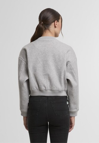 Urban Classics Tussenjas in Grijs