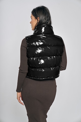 FREAKY NATION Vest in Black