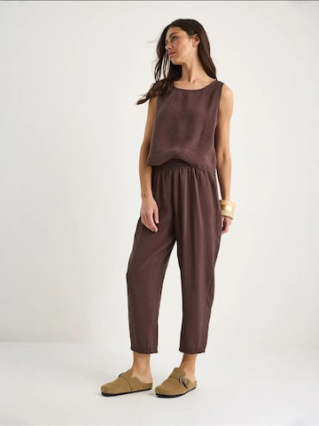 Completo pantalone di Bianco Lucci in marrone