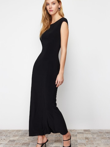 Trendyol Estélyi ruhák - fekete: elől