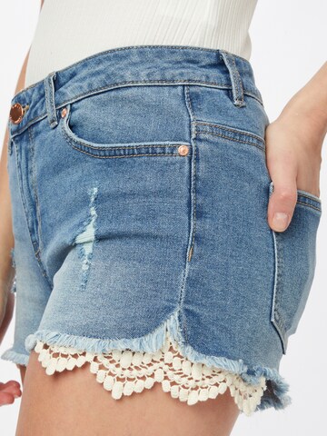 ONLY Regular Jeans 'Carmen' i blå