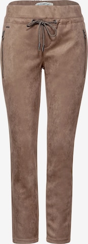 Regular Pantalon STREET ONE en marron : devant