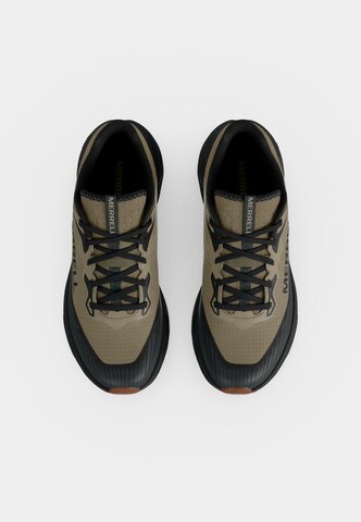 Chaussure de course 'AGILITY PEAK 6' MERRELL en gris