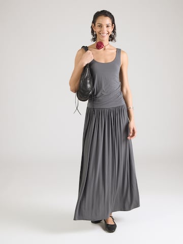 & Other Stories Kleid in Grau: Vorderseite