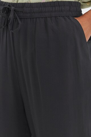 Tapered Pantaloni di b.young in nero