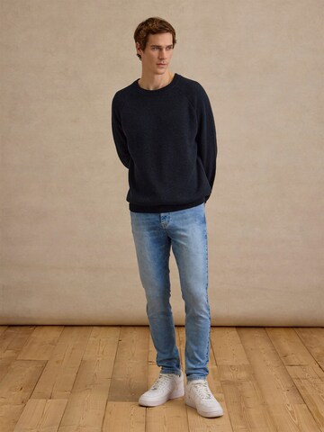 DAN FOX APPAREL Слим Джинсы 'Lian' в Синий