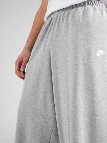 Nike Sportswear Alt kitsenev Püksid 'CLUB', värv hall