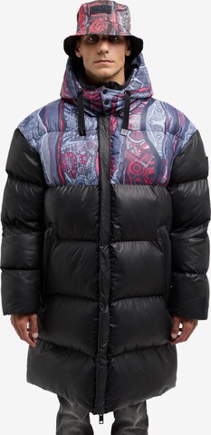 Carlo Colucci Winter Coat 'DeZordo' in Black: front