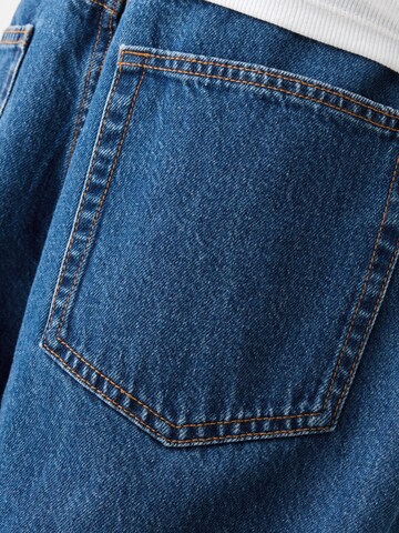 Bershka Loosefit Jeans i blå
