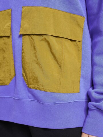 Nike Sportswear Sweatshirt in Blau