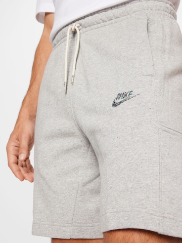 Nike Sportswear Regular Broek in Grijs