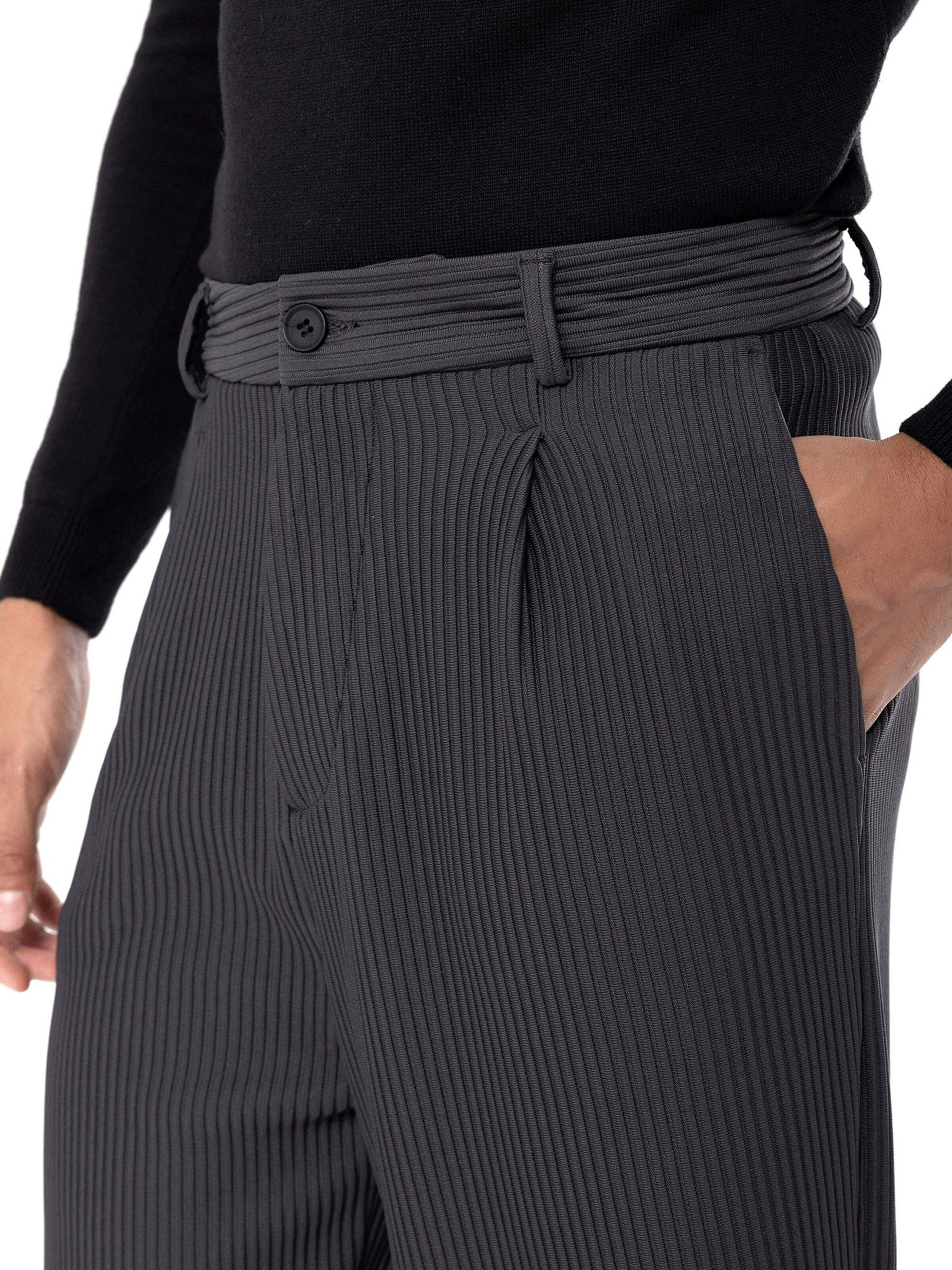 Antioch Loosefit Laskoshousut värissä harmaa