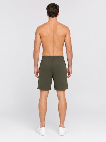 Boxeur des Rues Regular Workout Pants in Green