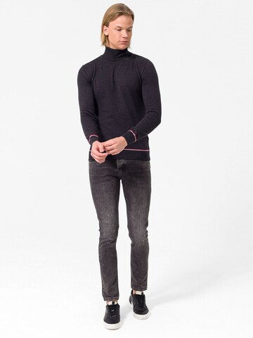 Dandalo Sweater in Black
