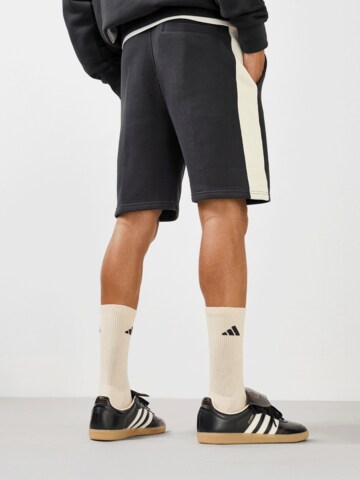 FC BAYERN MÜNCHEN Regular Pants in Black