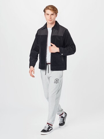 Effilé Pantalon de sport Superdry en gris