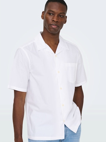 Coupe regular Chemise Only & Sons en blanc