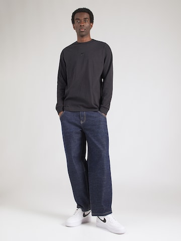 Nike Sportswear - Camisa 'PREM ESS' em preto