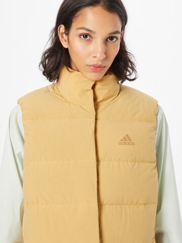 Gilet sportivo 'Helionic' di ADIDAS SPORTSWEAR in beige