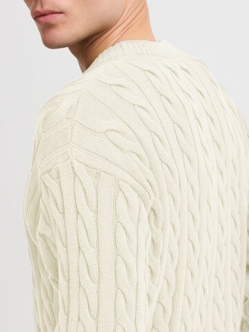 Pull-over 'Malcolm' !Solid en blanc