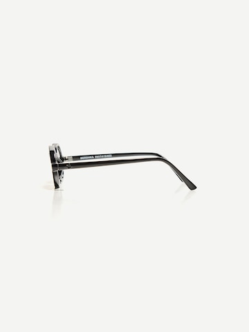 Bershka Sonnenbrille in Schwarz