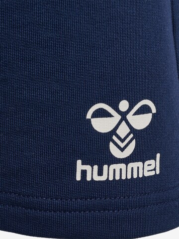 Hummel Regular Shorts in Blau