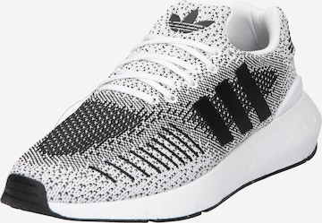 ADIDAS ORIGINALS Sneakers 'Swift Run 22' in Grey: front