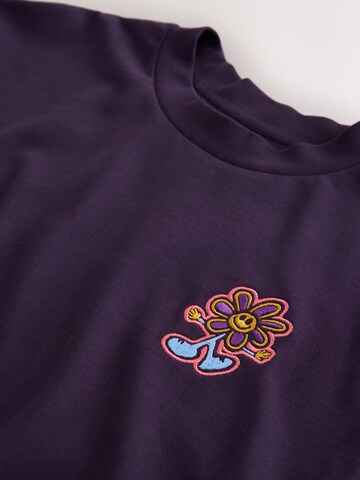 T-Shirt Next en violet