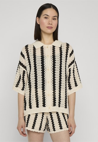Estelou Strickjacke in Beige: Vorderseite