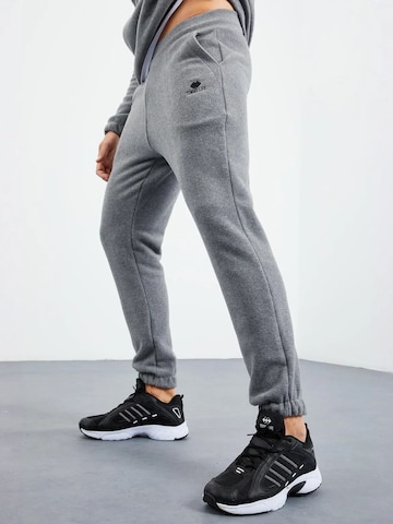 Survêtement Tommy Life en gris