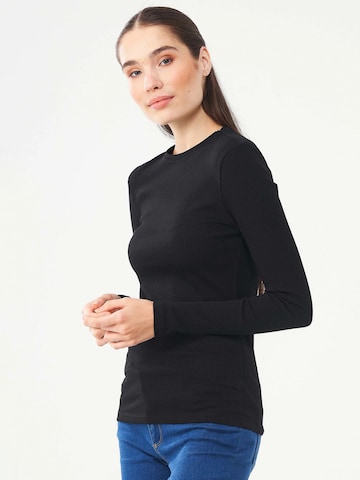 Organication Top in Schwarz