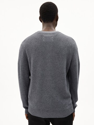 Pull-over ' SAANTIAGO ' ARMEDANGELS en gris