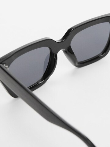 MANGO Okulary przeciwsłoneczne 'MONICA' w kolorze czarny