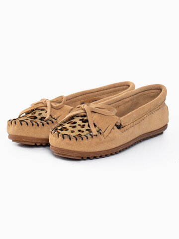 Minnetonka Mokasíny 'Kilty Plus' – hnědá