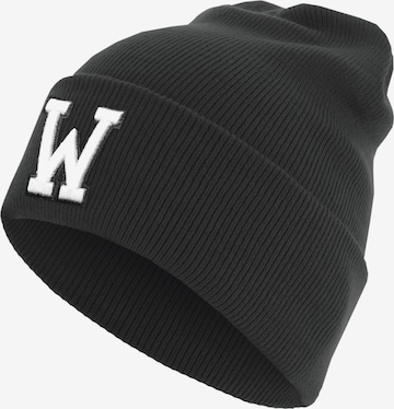 Flexfit Beanie in Black: front