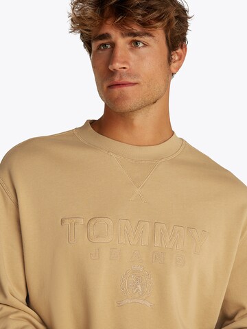 Tommy Jeans Sweatshirt 'VARSITY' in Beige
