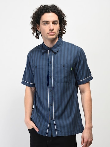 Comfort fit Camicia 'SOHO' di HUF in blu: frontale