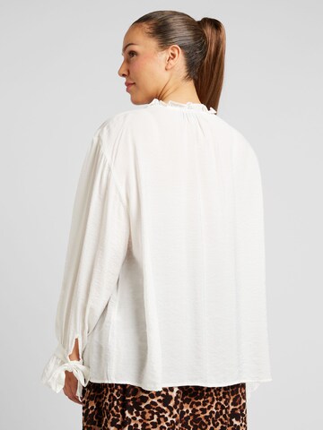 PIECES Curve Blouse 'MARICA' in White