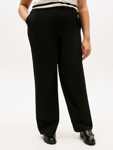 Tommy Hilfiger Curve Свободный крой Плиссированные брюки в Черный: спереди