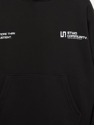 Pull&Bear Mikina 'STWD' – černá