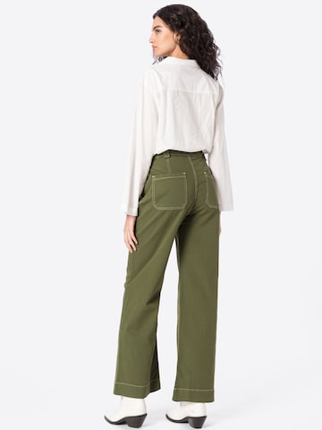 Warehouse Szeroka nogawka Spodnie w kolorze zielony