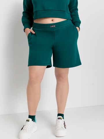 LSCN by LASCANA Regular Pants in Green: front