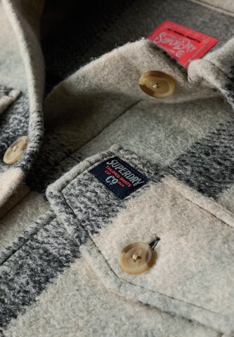 Superdry Tussenjas in Zwart