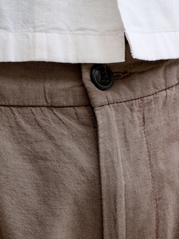 Regular Pantalon chino 'JJPSTAce JJSummer' JACK & JONES en marron