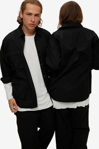 Studio Untold Between-Season Jacket in Black